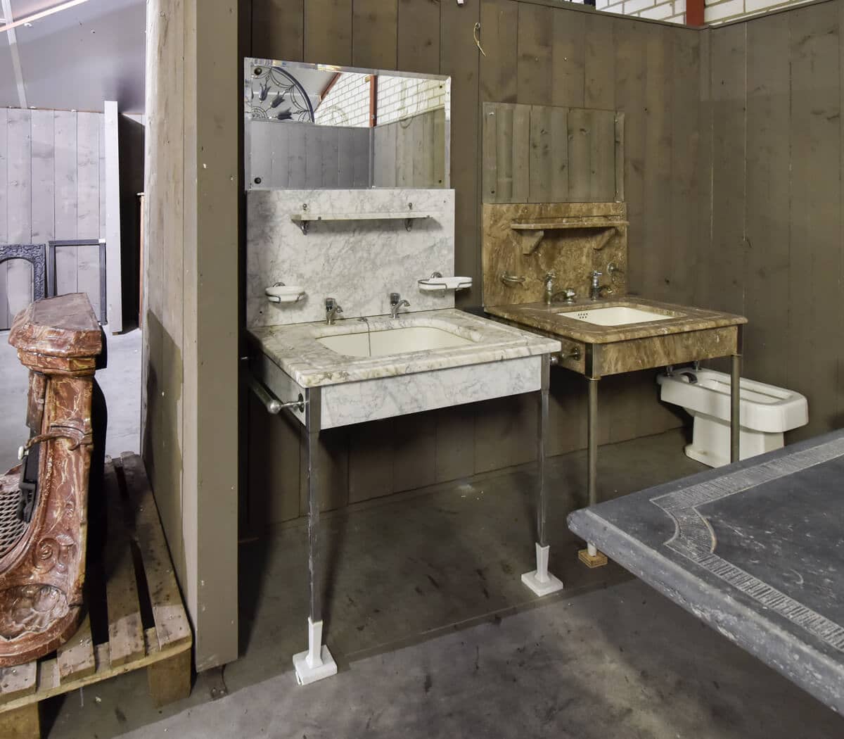 Wit-marmeren-wastafel