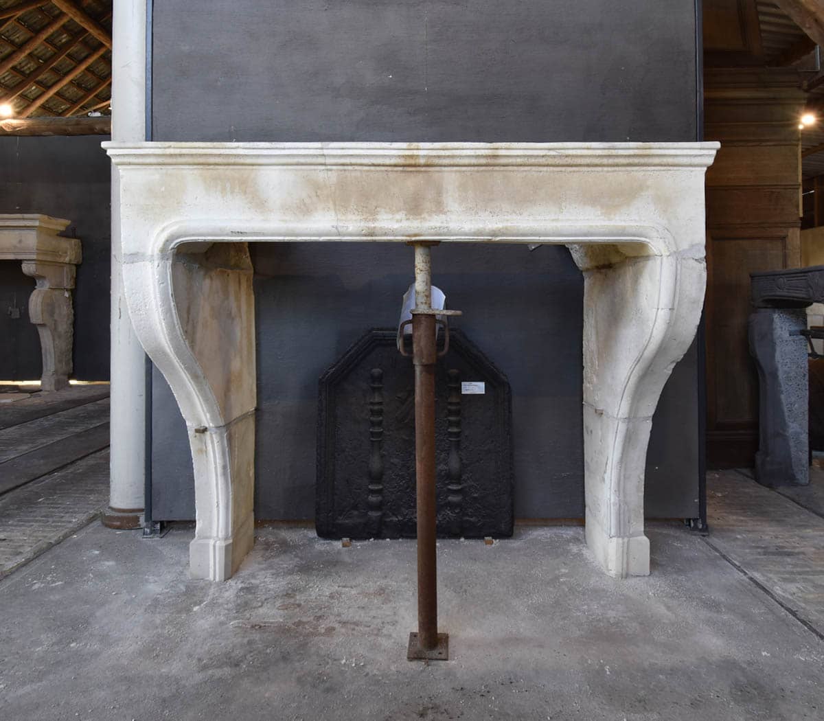 Zandstenen-ombouwschouw