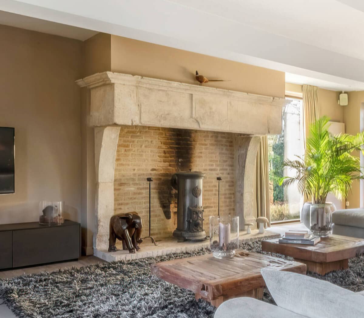 Franse-zandstenen-kasteelschouw