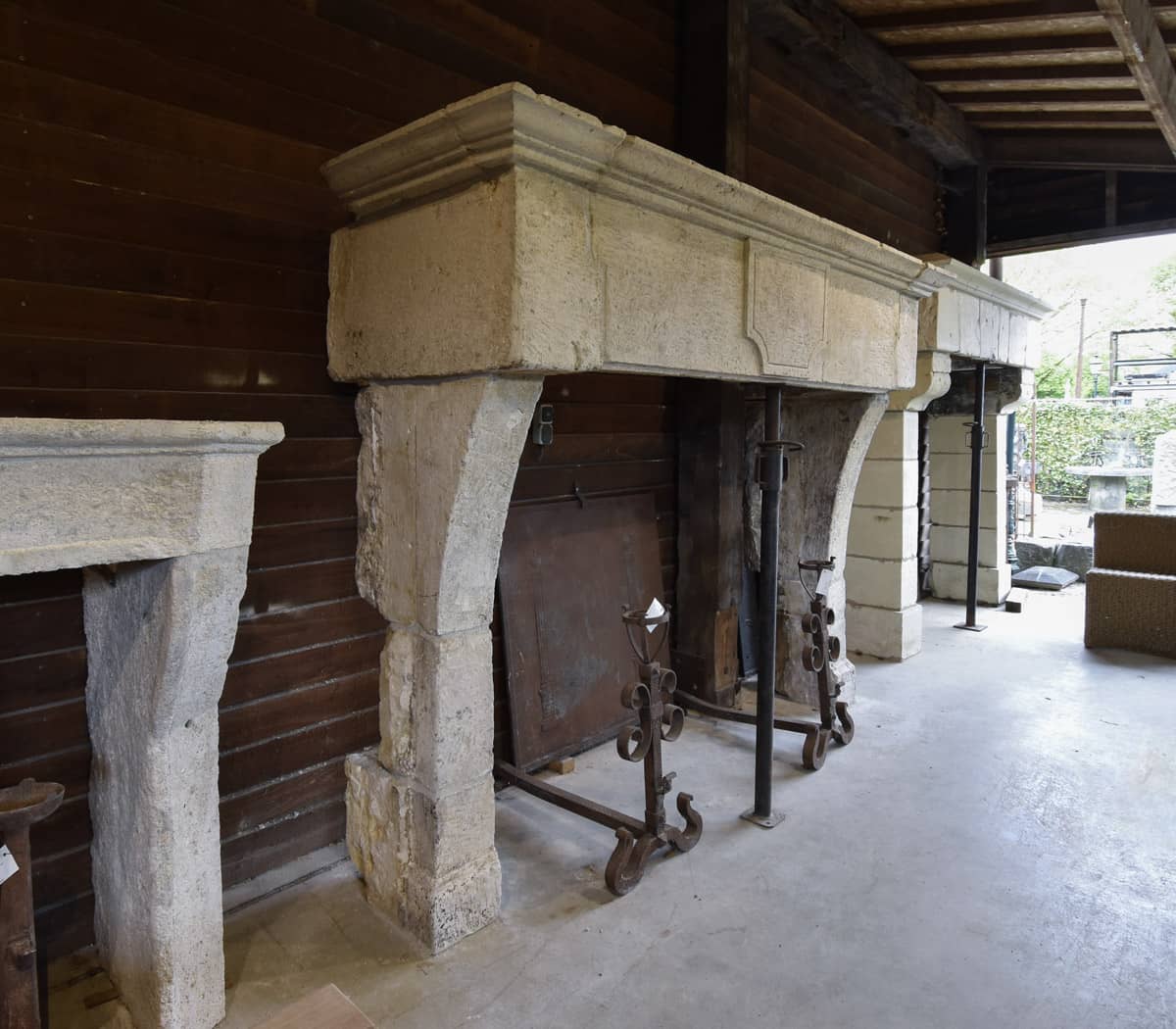 Franse-zandstenen-kasteelschouw