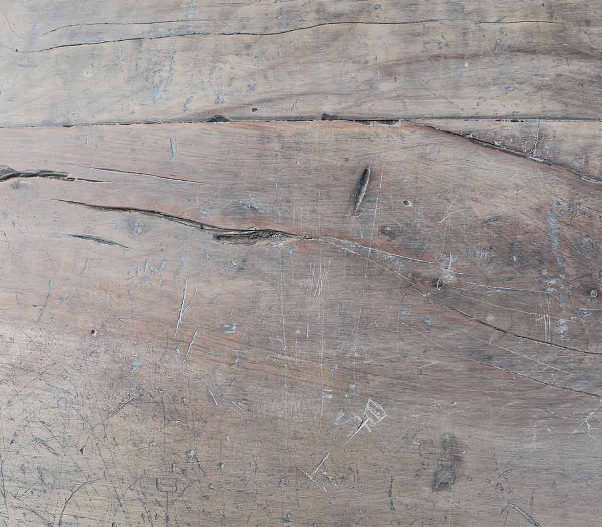 Houten-wandtafel-rood