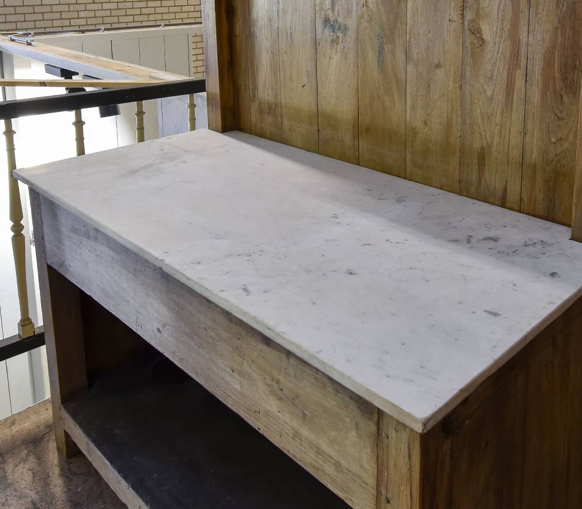 Keukenmeubel-met-marmeren-blad