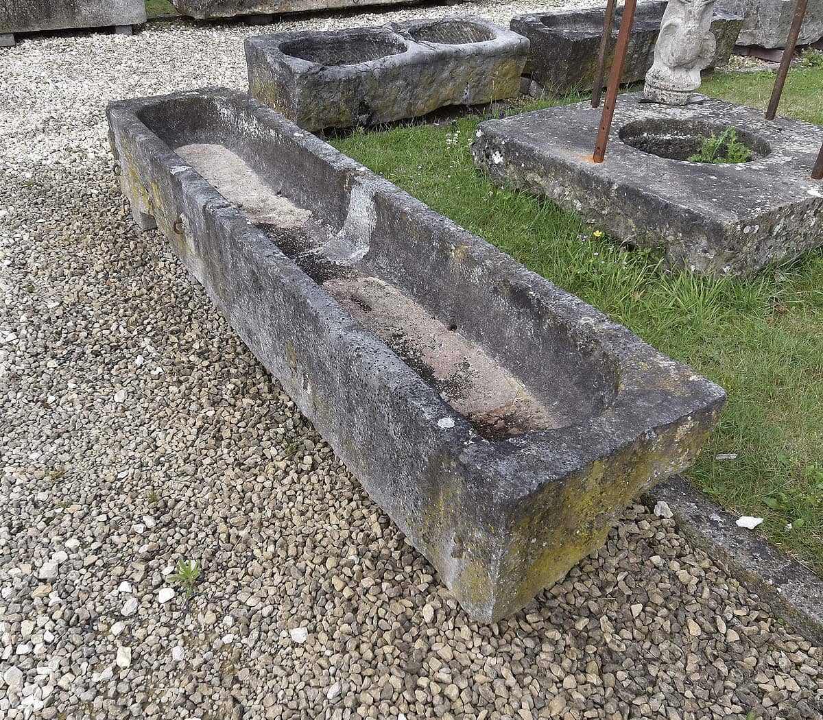 Hardstenen-trog