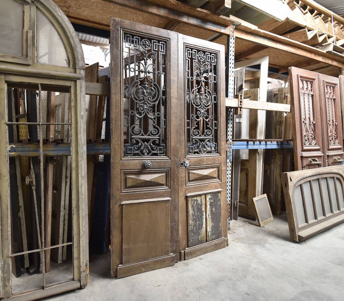 Dubbele-eiken-voordeur-met-deurrooster