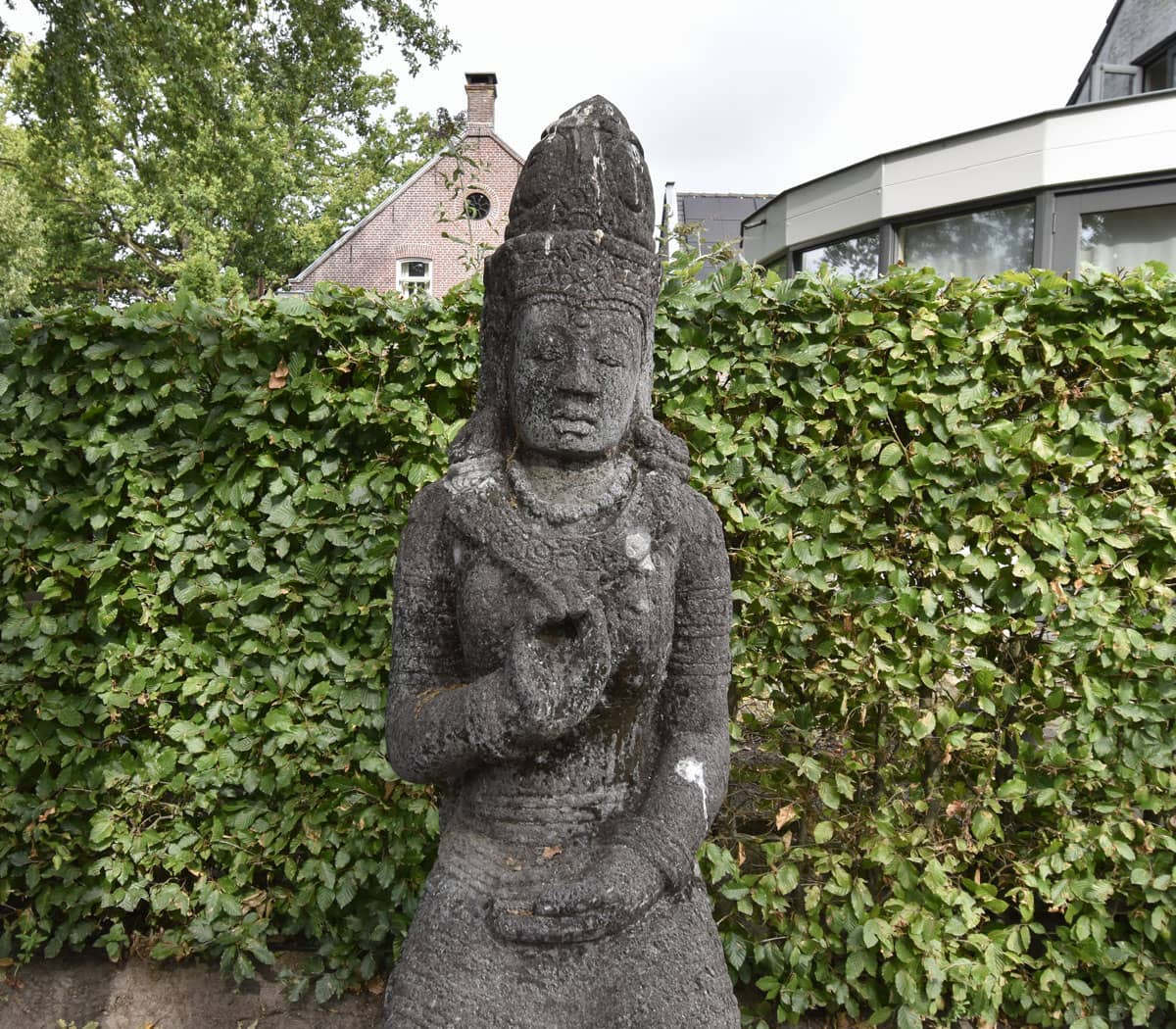 Lavastenen-Boeddha-beeld