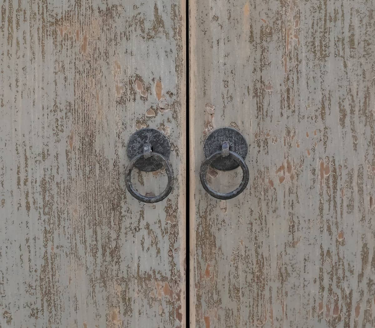 Dressoir-met-deuren-en-lades