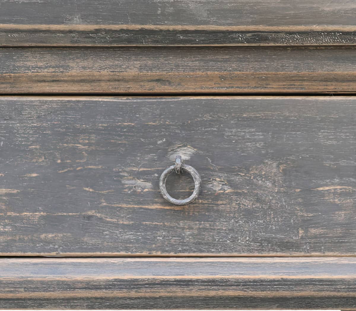 Houten-wandtafel-met-lades