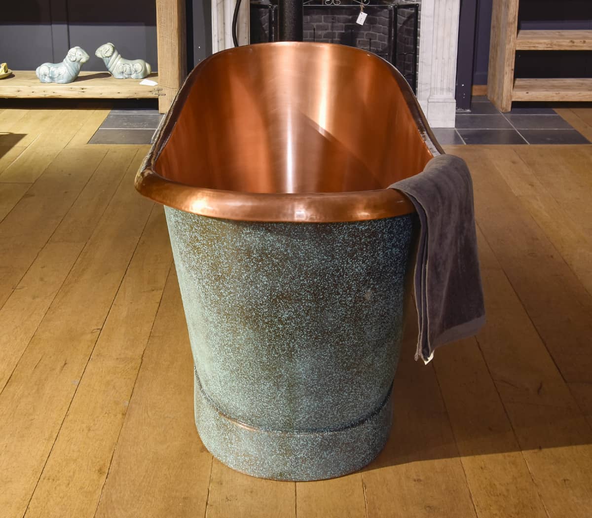 Metaal-met-koperen-Bad