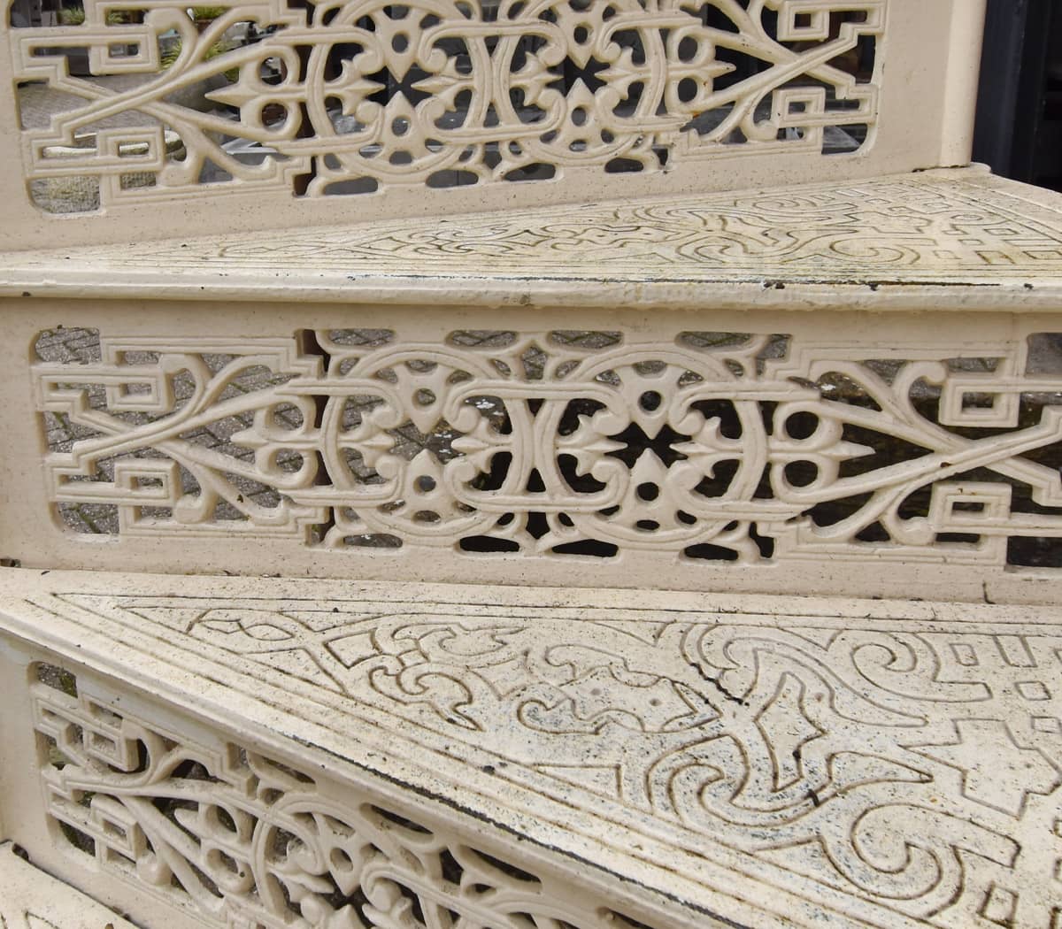 Gietijzeren-spiltrap