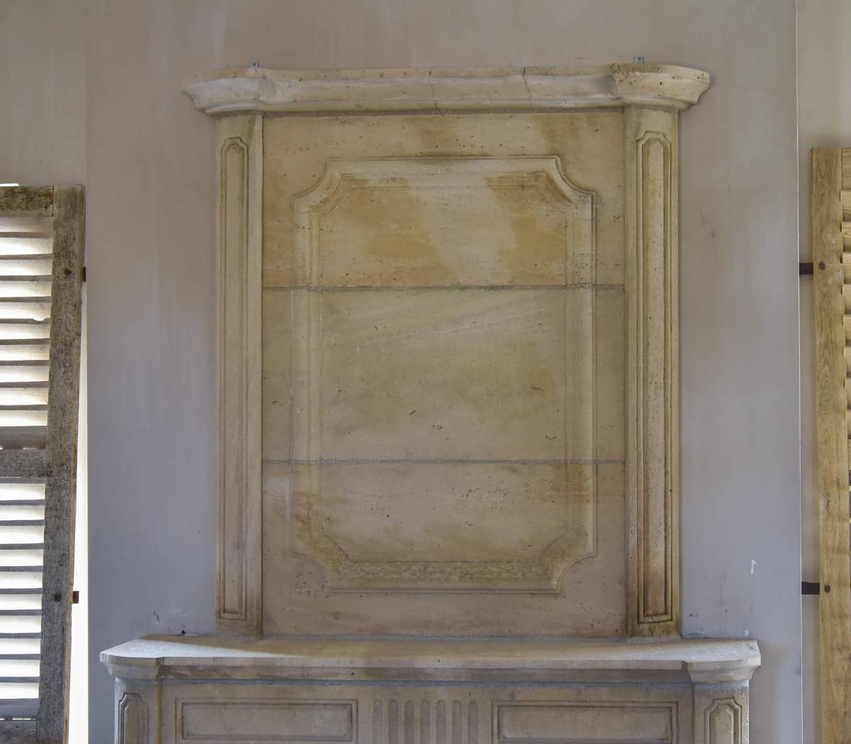 Zandstenen-trumeu-voorzetschouw