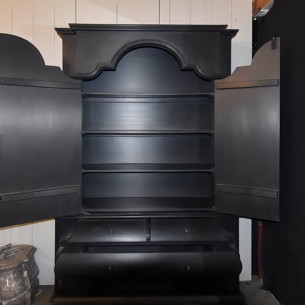 Zwarte-kast-hoff-Paola