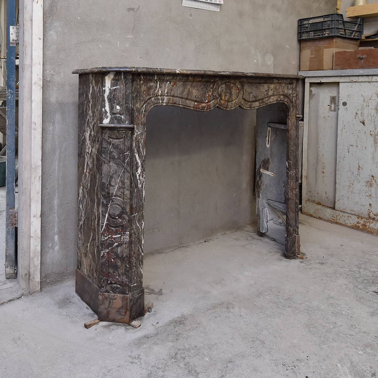 Marmeren-Pompadour-voorzetschouw