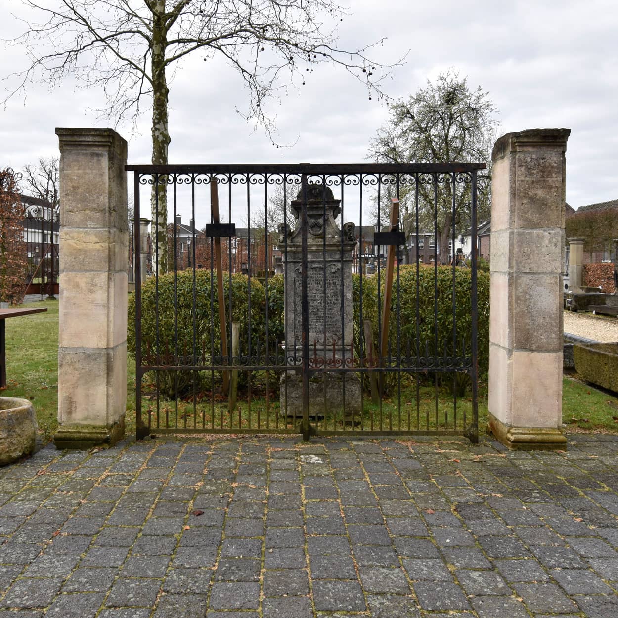 Zandstenen-poortpalen