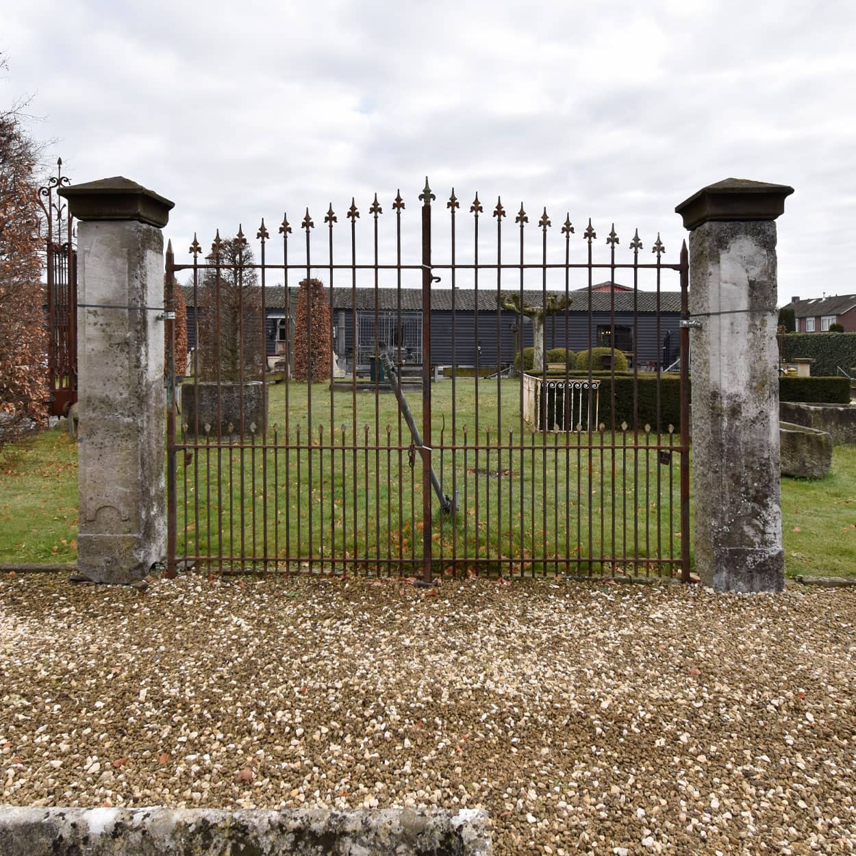 Zandstenen-poortpalen