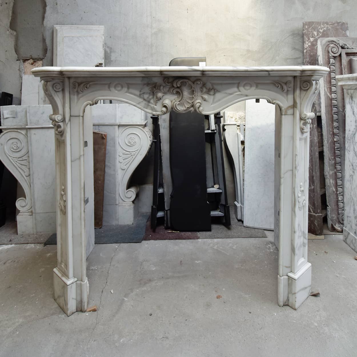 Antieke-marmeren-Louis-XV-ombouwschouw