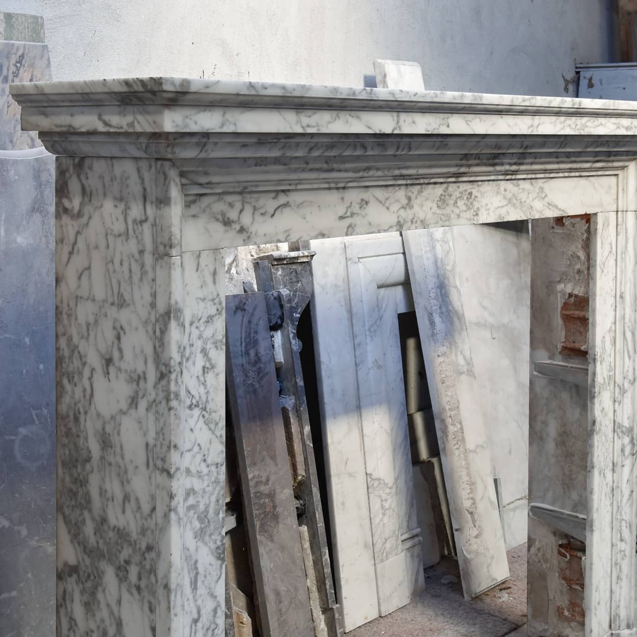 Antieke-marmeren-voorzetschouw