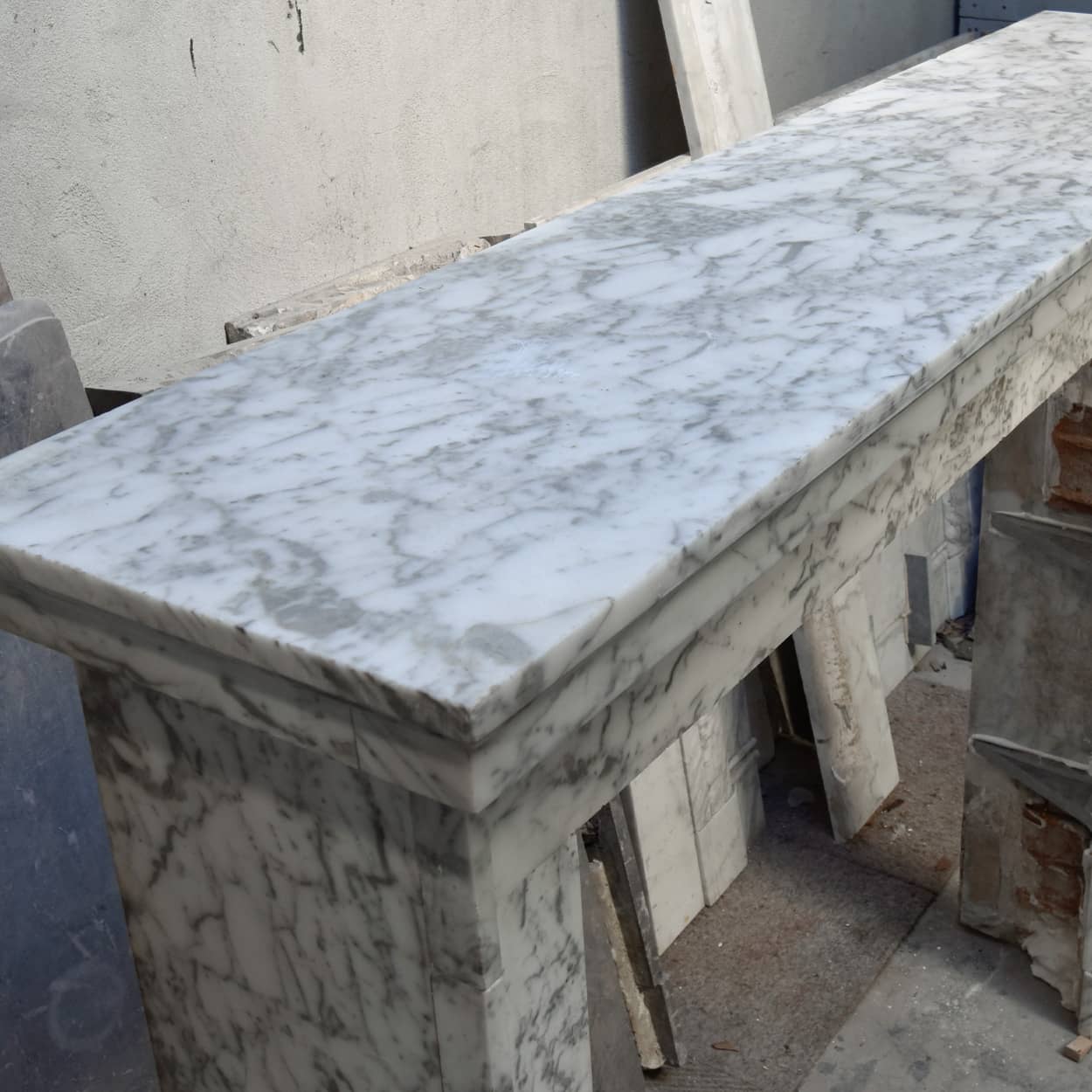 Antieke-marmeren-voorzetschouw