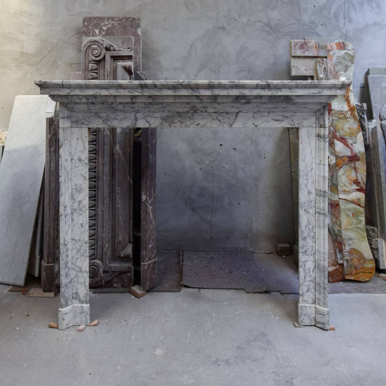 Antieke-marmeren-voorzetschouw
