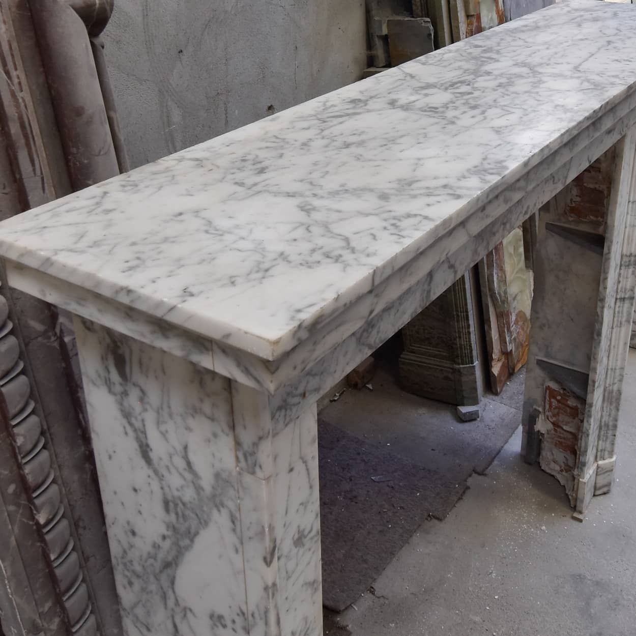 Antieke-marmeren-voorzetschouw