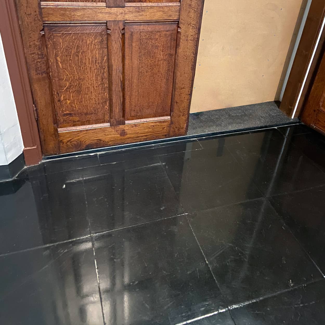 Antieke-naamse-steen-kerkdallen