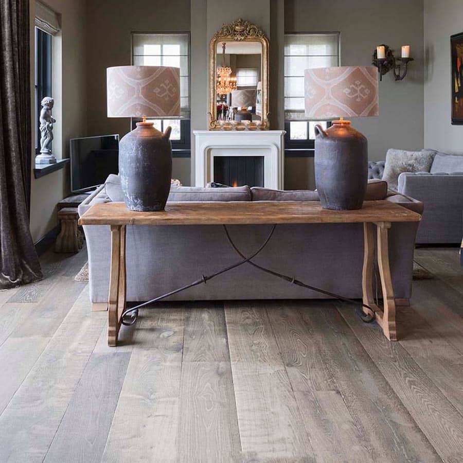 Extra-brede-Frans-eiken-vloerdelen-18e-eeuws-verouderd