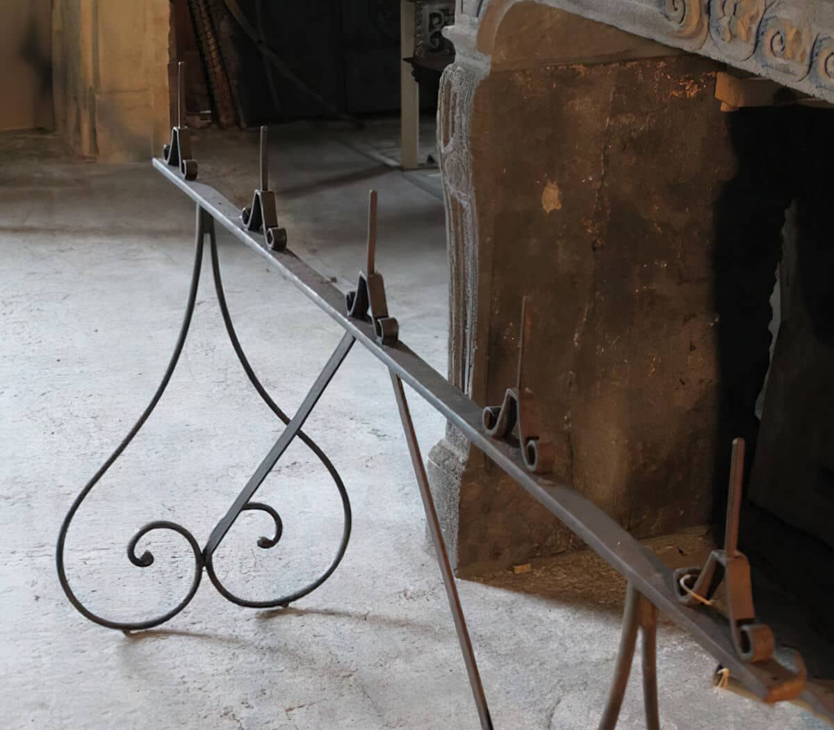 Kaarsen-rek-voor-5-kaarsen-op-gekrulde-poten