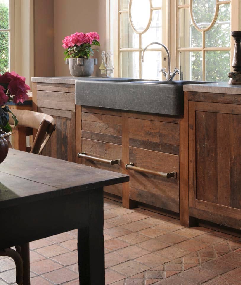 Oude-antieke-plavuizen-zalm-genuanceerd