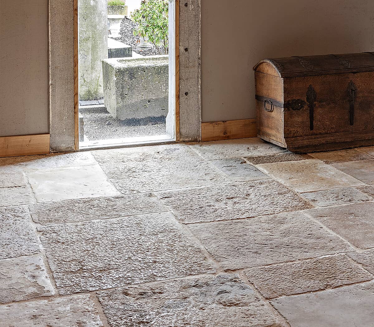 originele-antieke-bovenlaag-bourgondische-dallen