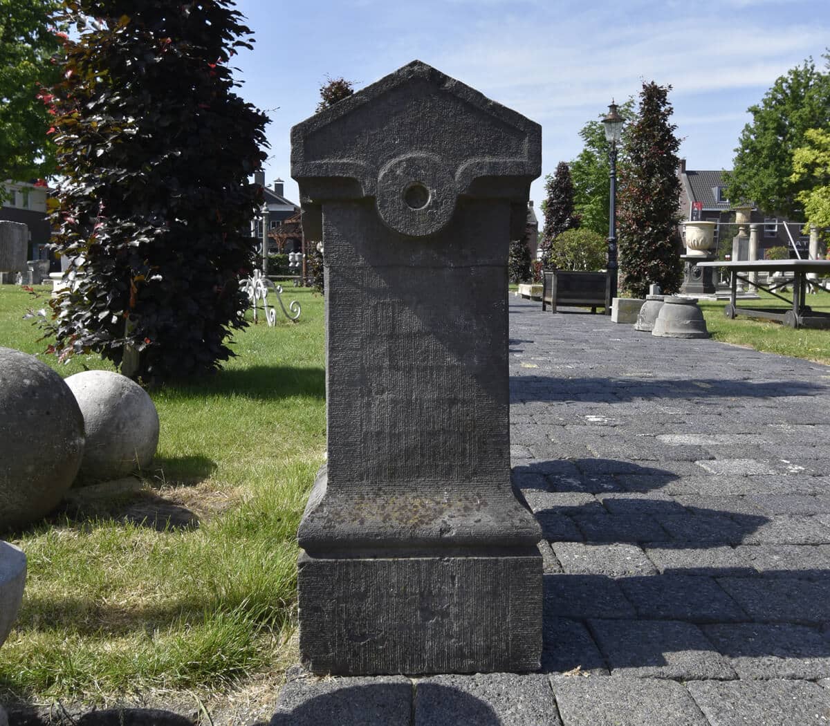 oude-hardstenen-palen