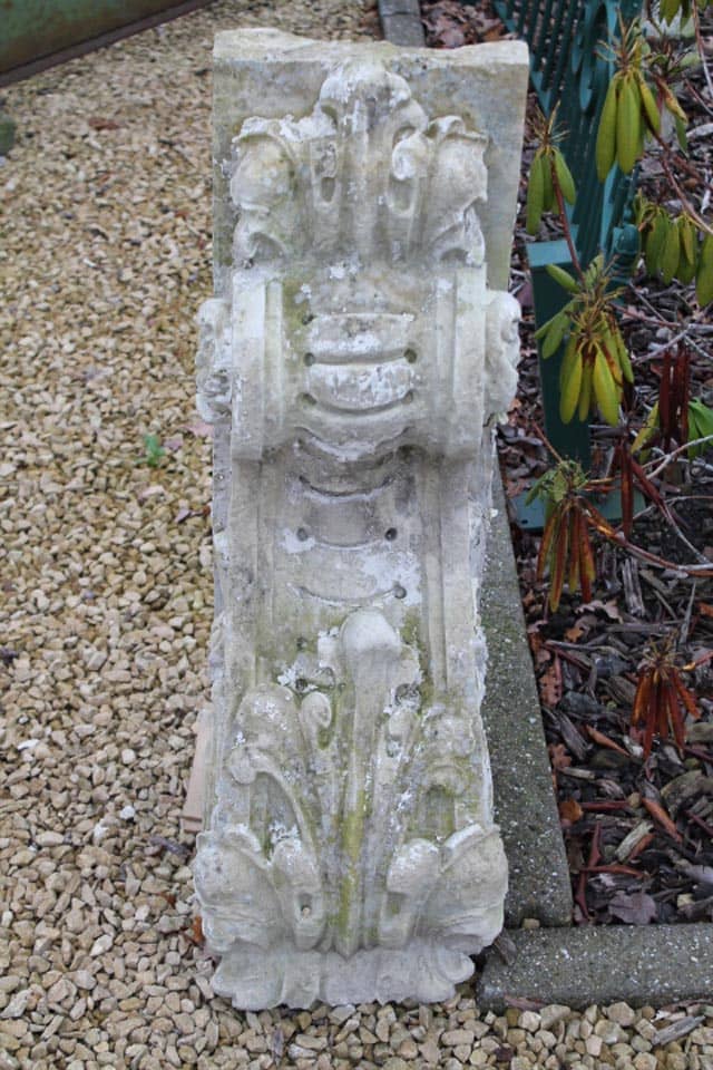 set-van-2-sokkels-kalkzandsteen-antiek