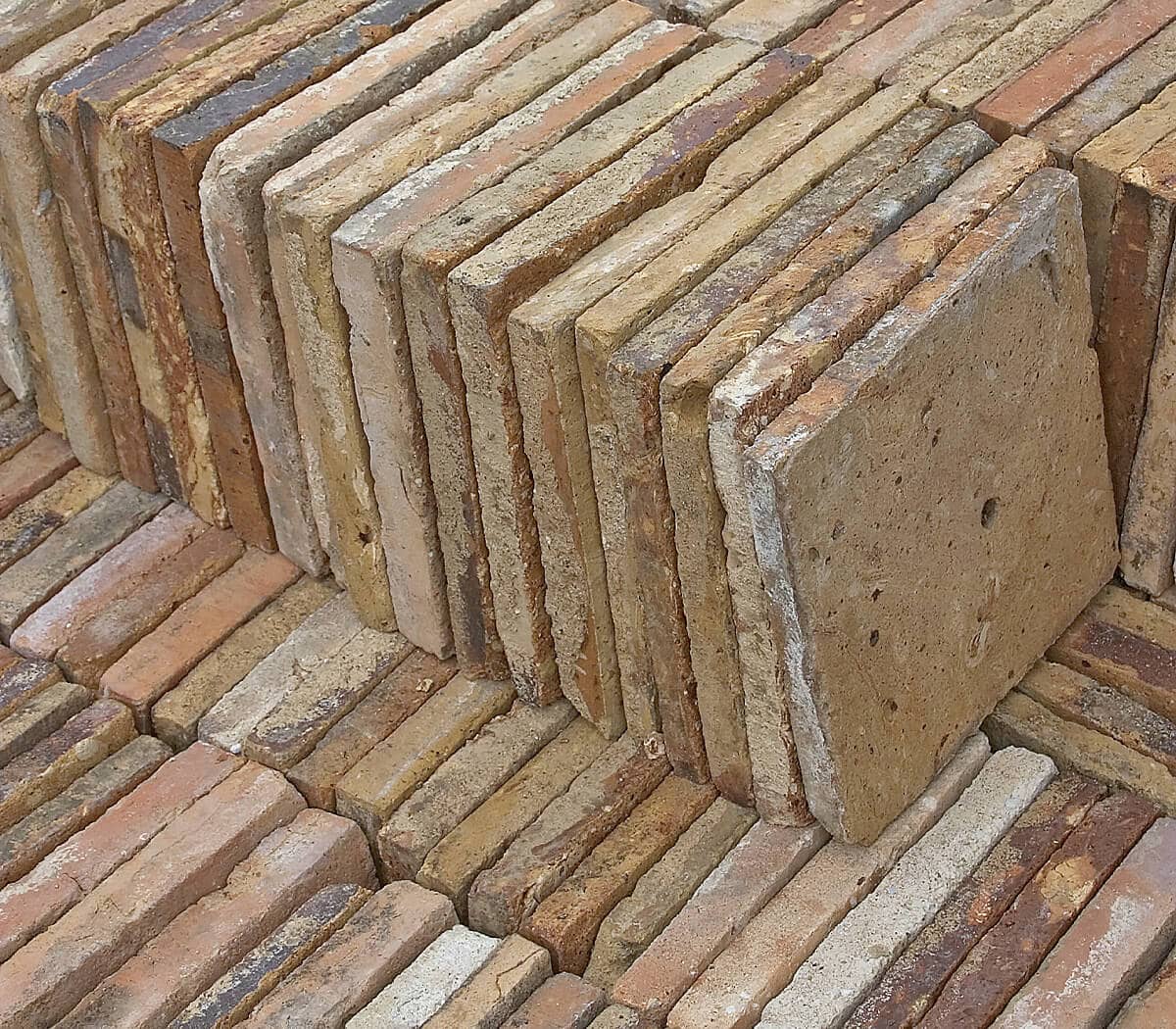 voorraad-antieke-plavuizen-blanche-et-jaune