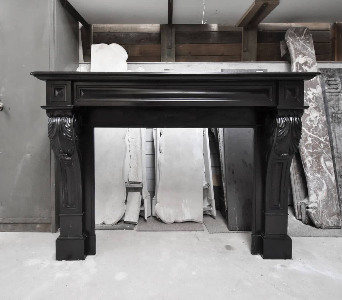 Zwart-marmeren-Noir-de-Mazy-voorzetschouw