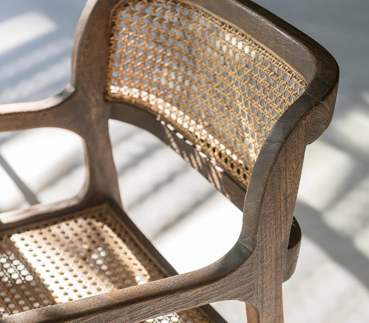 Gommaire-indoor-teak-furniture-armchair_sally_upholstered