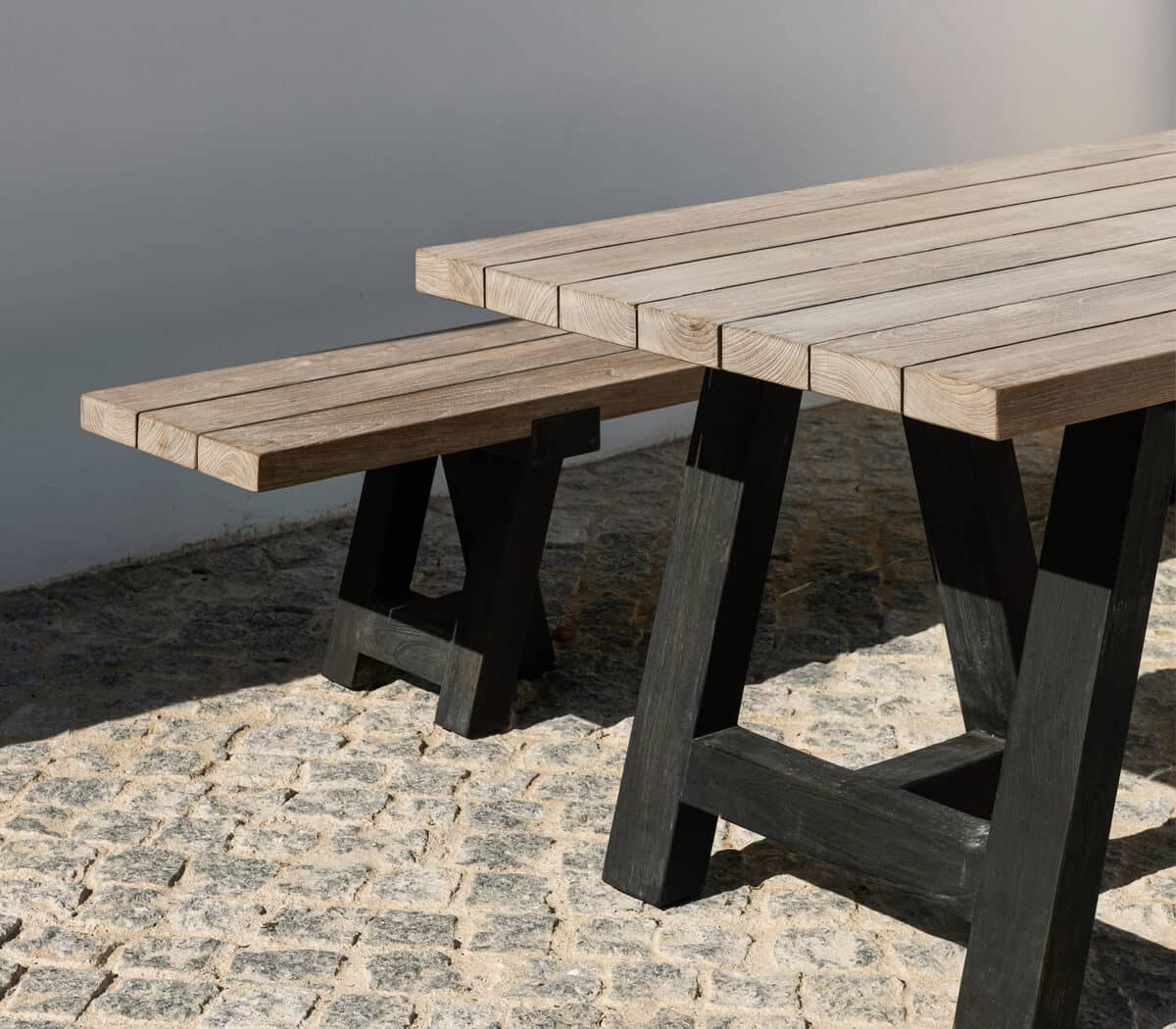 Gommaire-outdoor-teak-furniture-bench_shragi