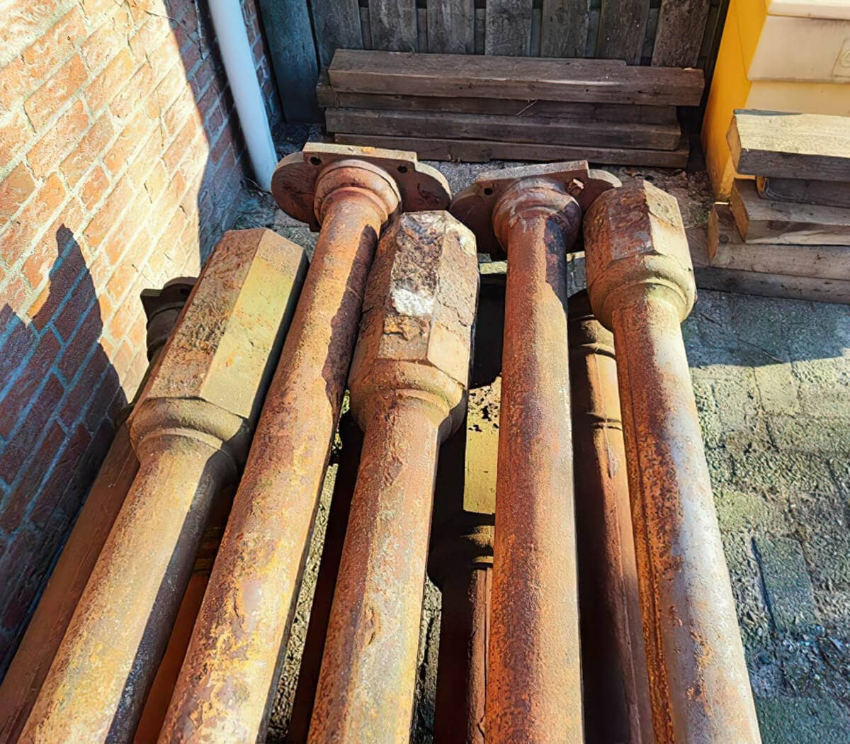 Antieke-gietijzeren-veranda-paal