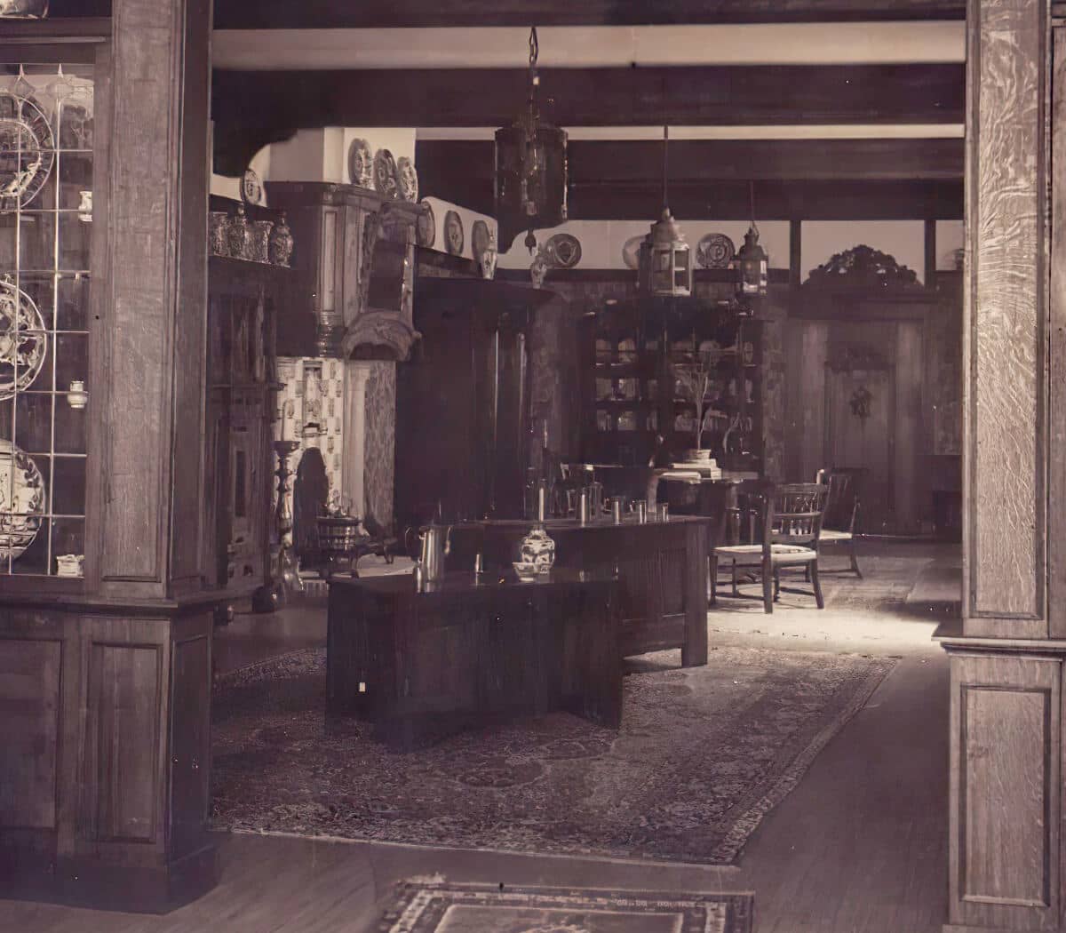 Zandstenen-zuilen-met-eiken-houten-kap