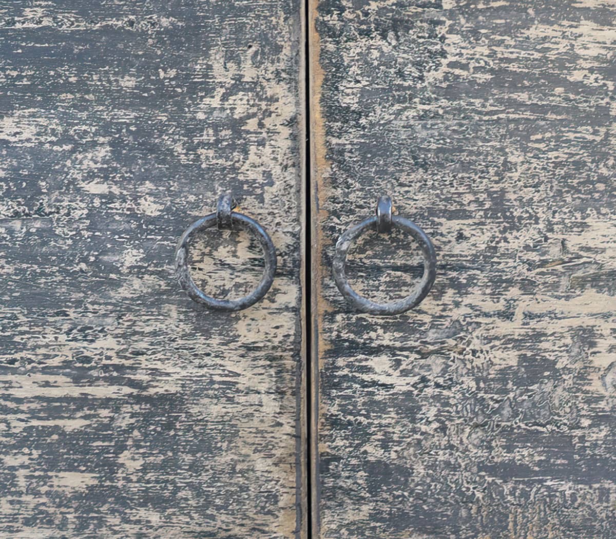 Dressoir-met-deuren-en-lades