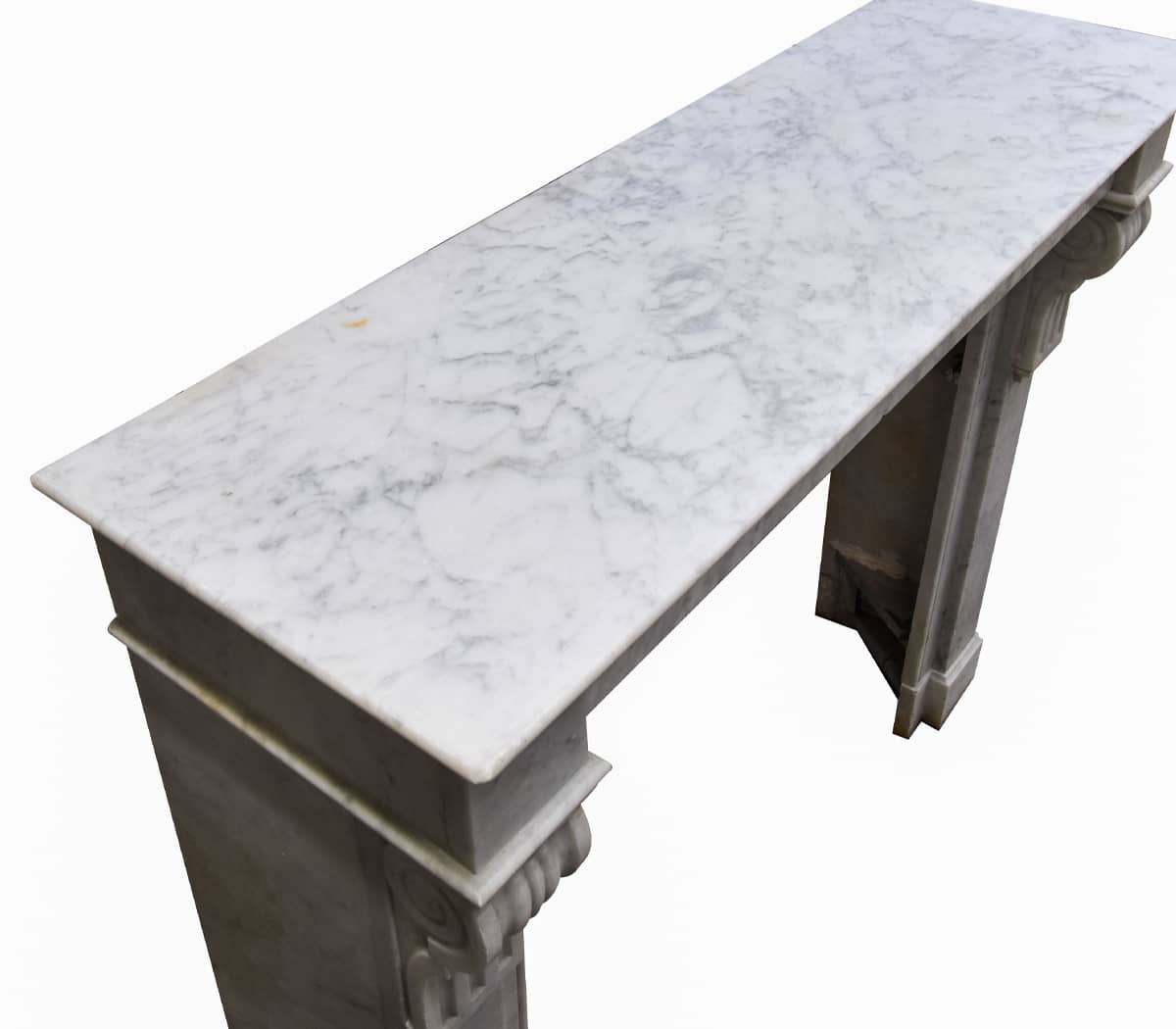 Carrara-marmeren-modillion-voorzetschouw