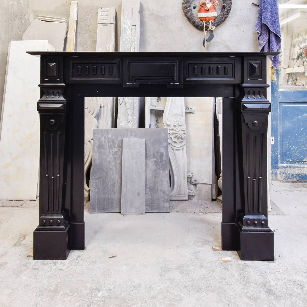Empire-stijl-zwart-marmeren-voorzetschouw