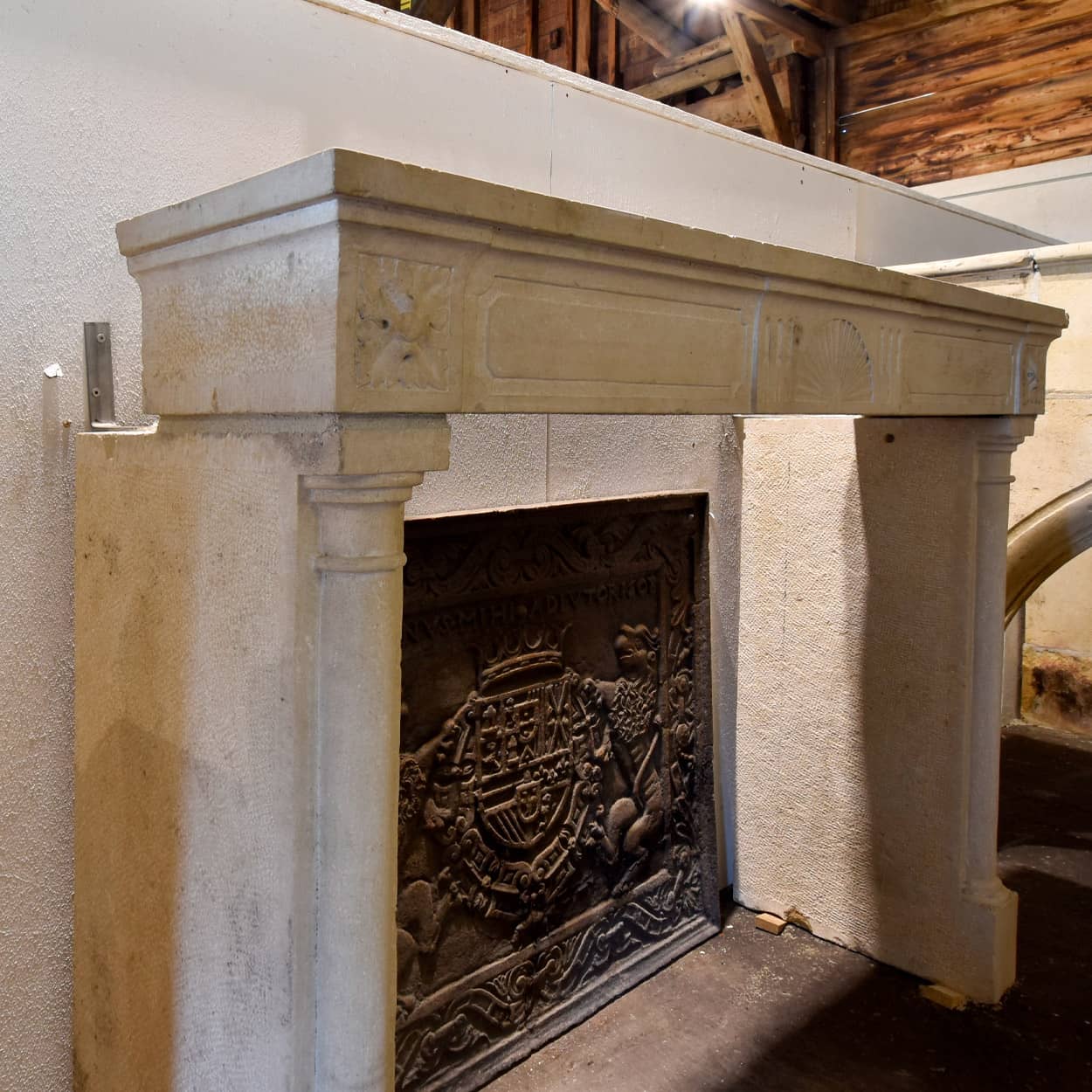 Zandstenen-ombouwschouw-zonder-retouren