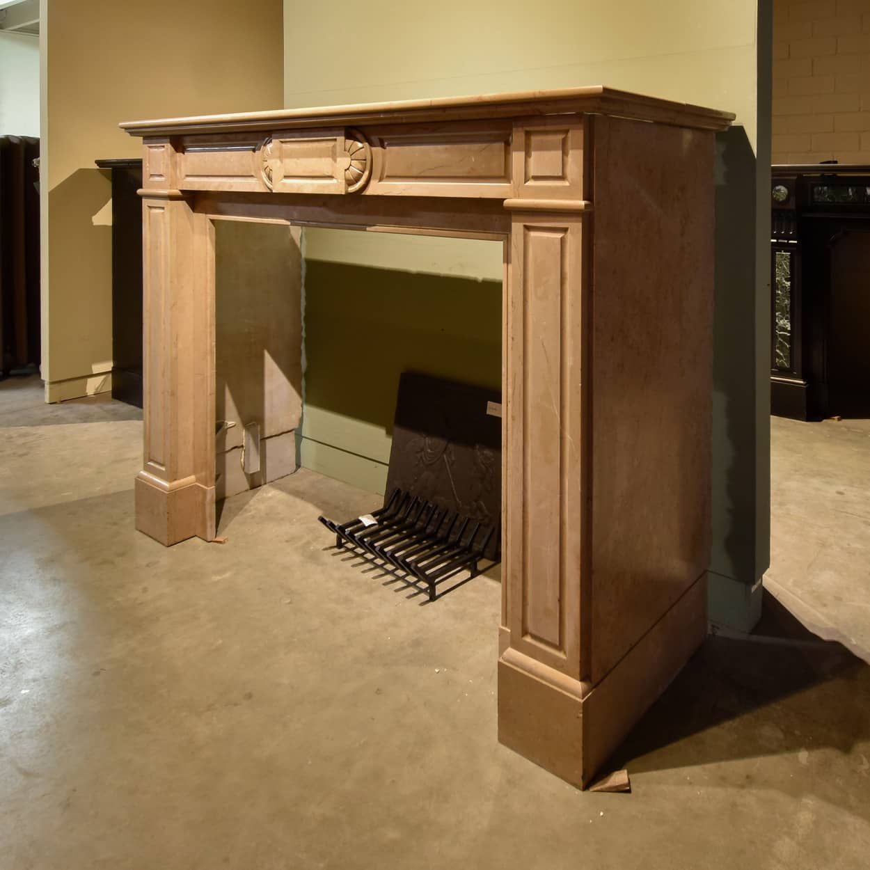 Antieke-marmeren-Louis-XIV-ombouwschouw