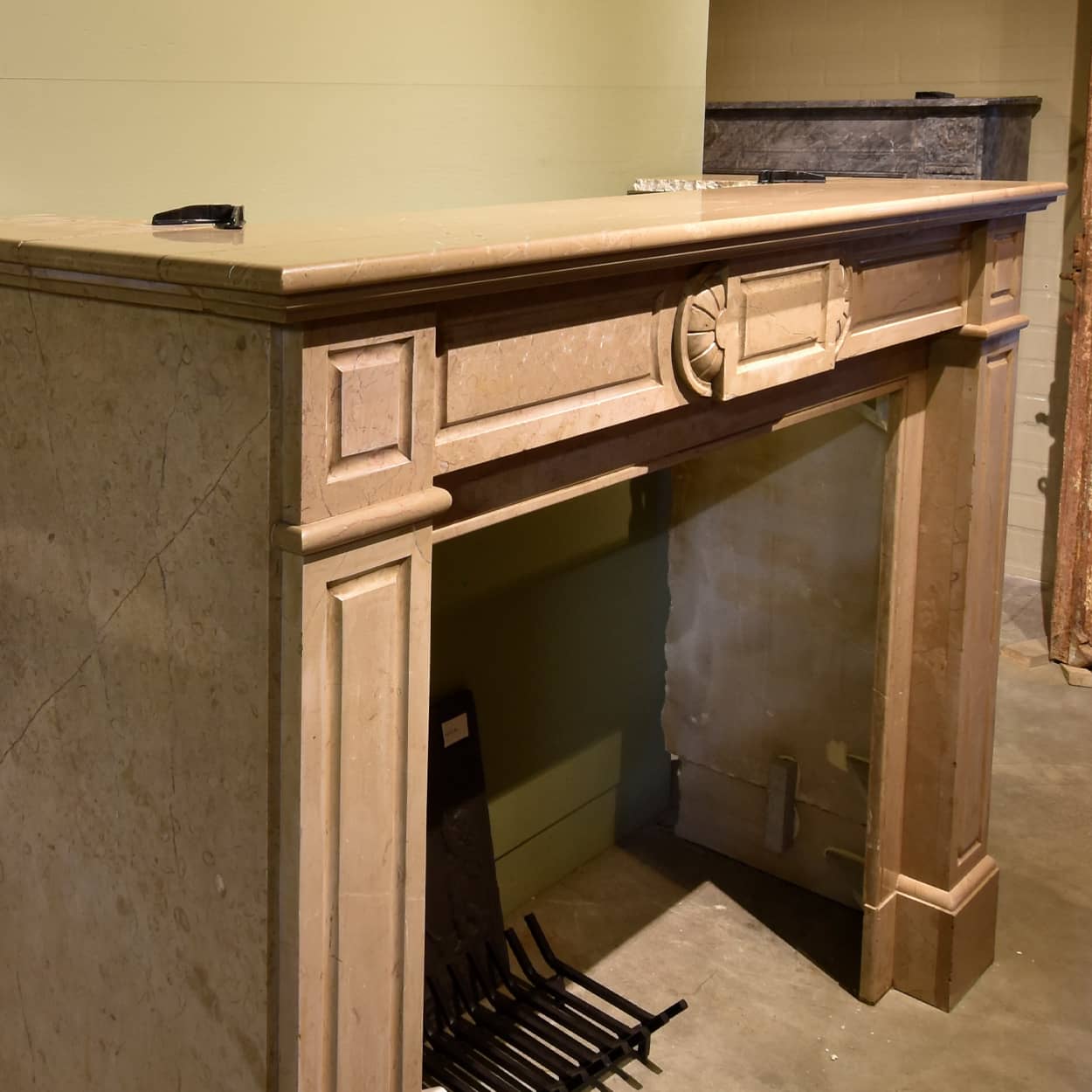 Antieke-marmeren-Louis-XIV-ombouwschouw