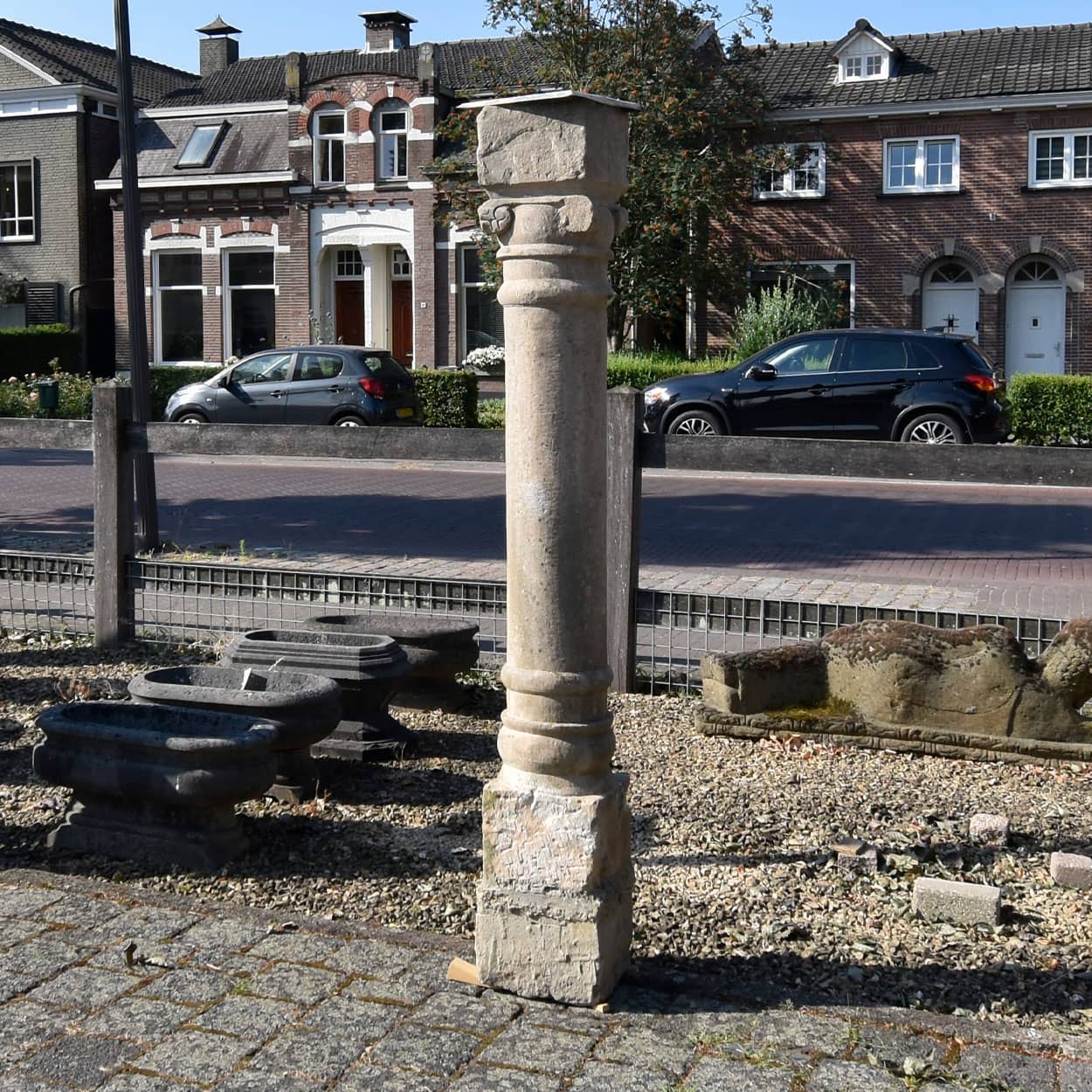 Set van 2 zandstenen palen
