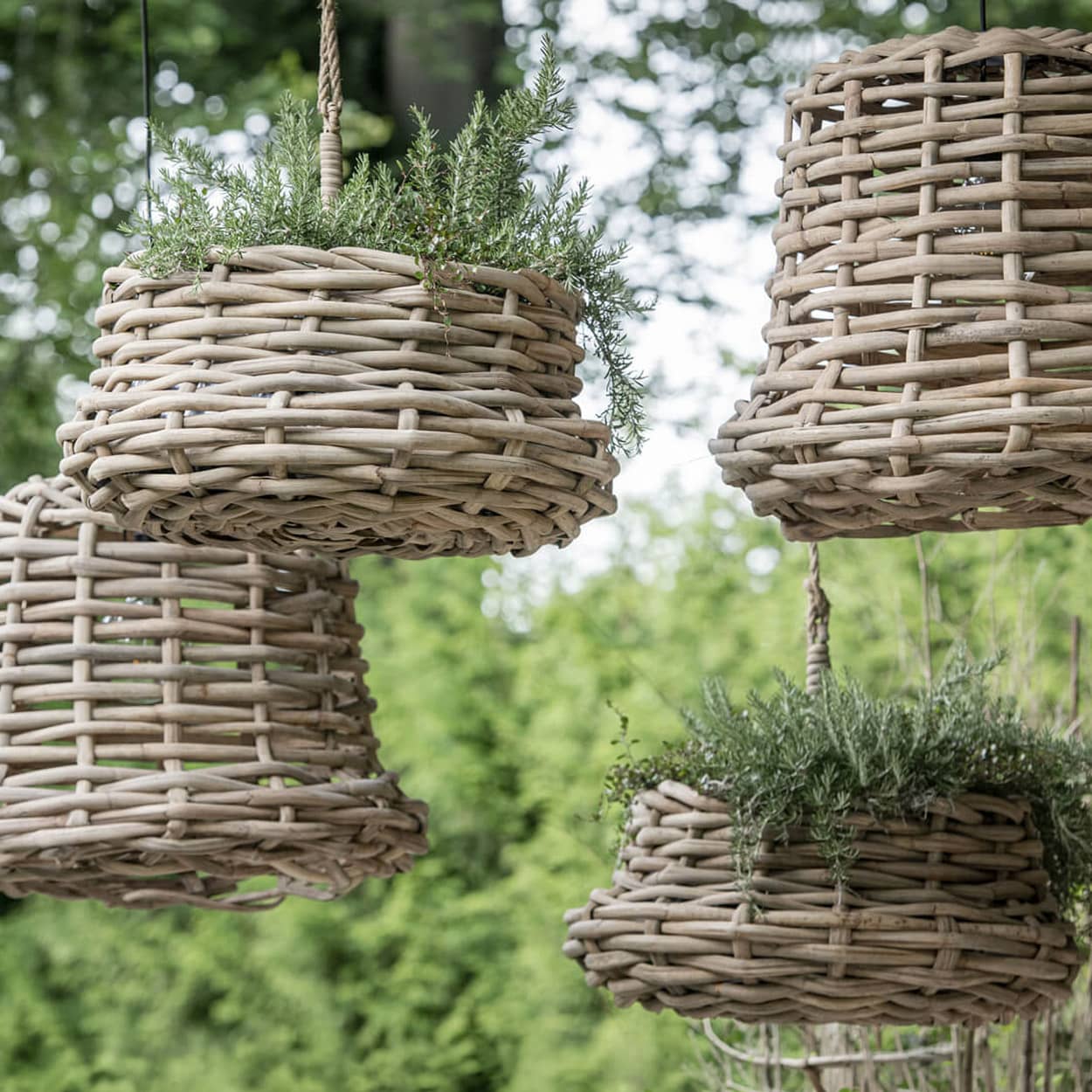 Gommaire-decoration-rattan-accessories-hanging_basket_luca